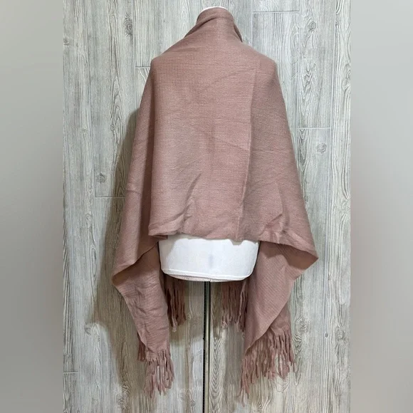 Steve Madden Light Dusty Pink Knit Wrap Shawl Scarf With Fringe - Picture 6 of 8